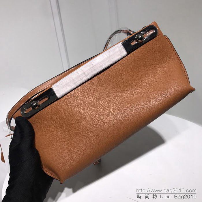 LOEWE羅意威 專櫃同步 Missy Small Bag 秋冬新款手拿包 簡單特別 可手提單肩斜挎 小號3038 大號3037  jdl1163